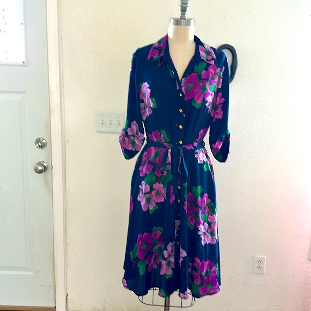 Very soft fabric have pockets